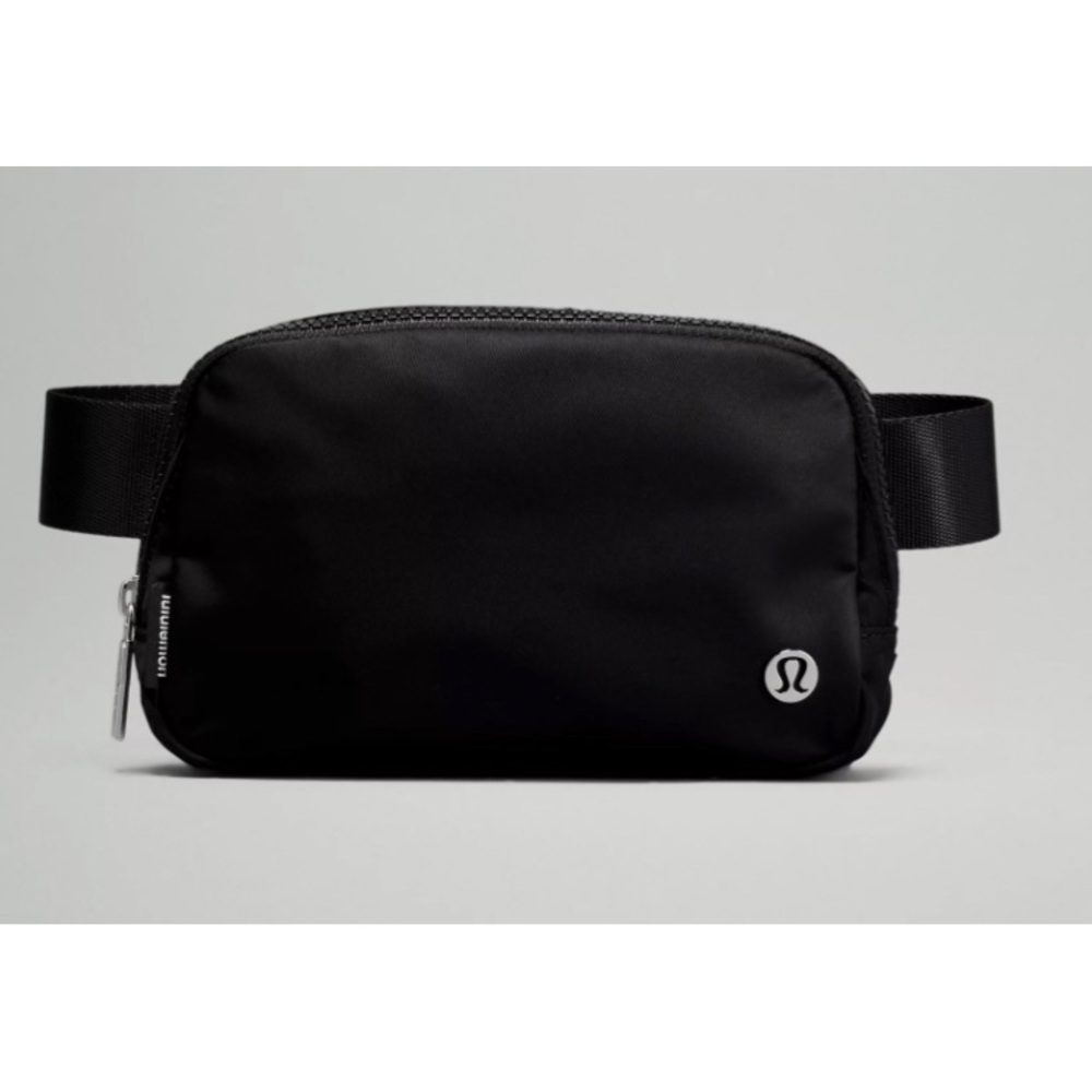 Lululemon belt bag